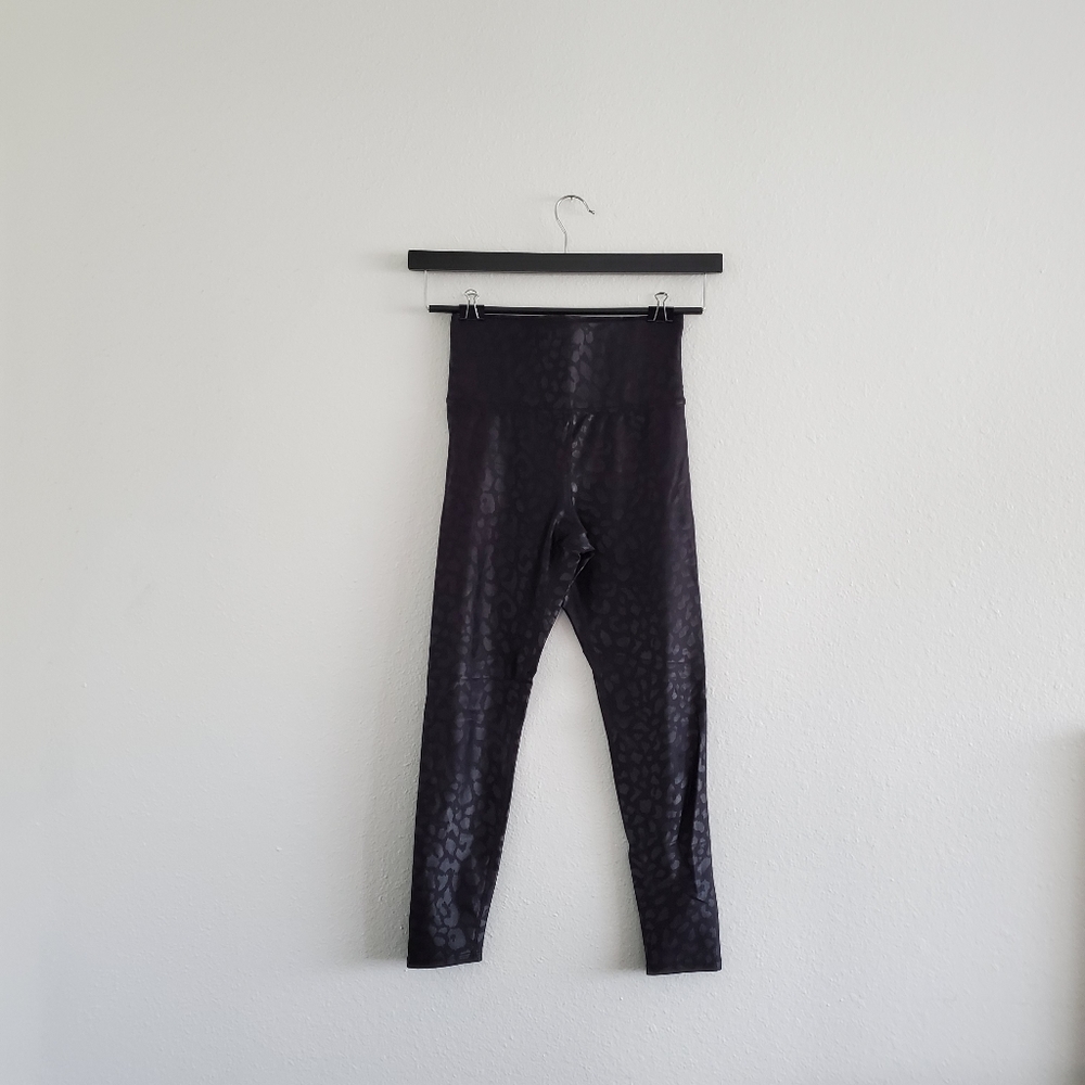Carbon38 High Rise 7/8 Takara Leopard Legging - Picture 4 of 6